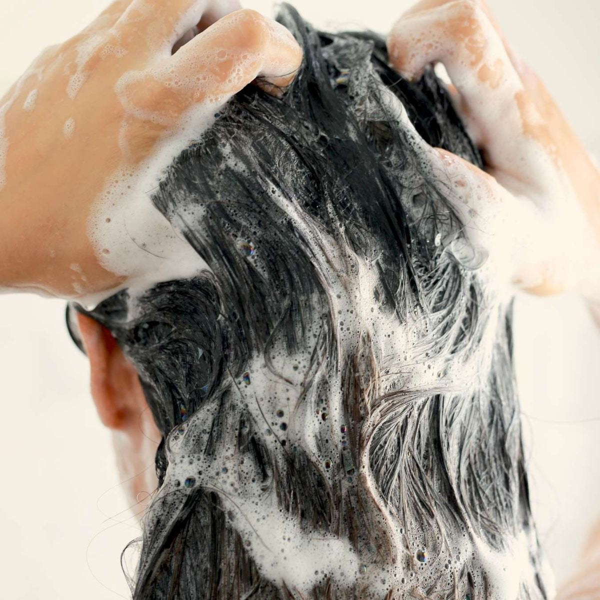 Routine soin cheveux : construire la sienne pas à pas