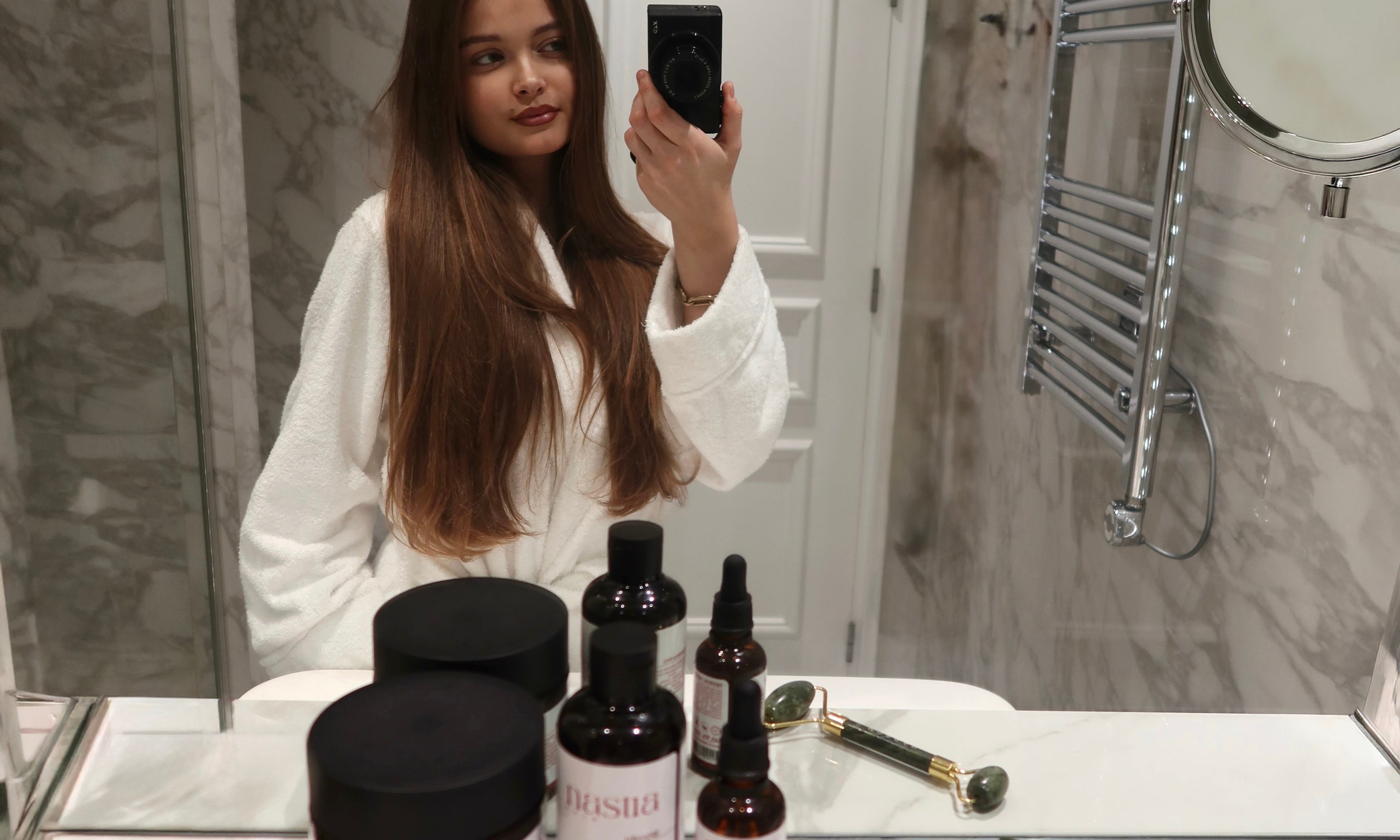 Cheveux cassants : les vraies causes et comment stopper la casse