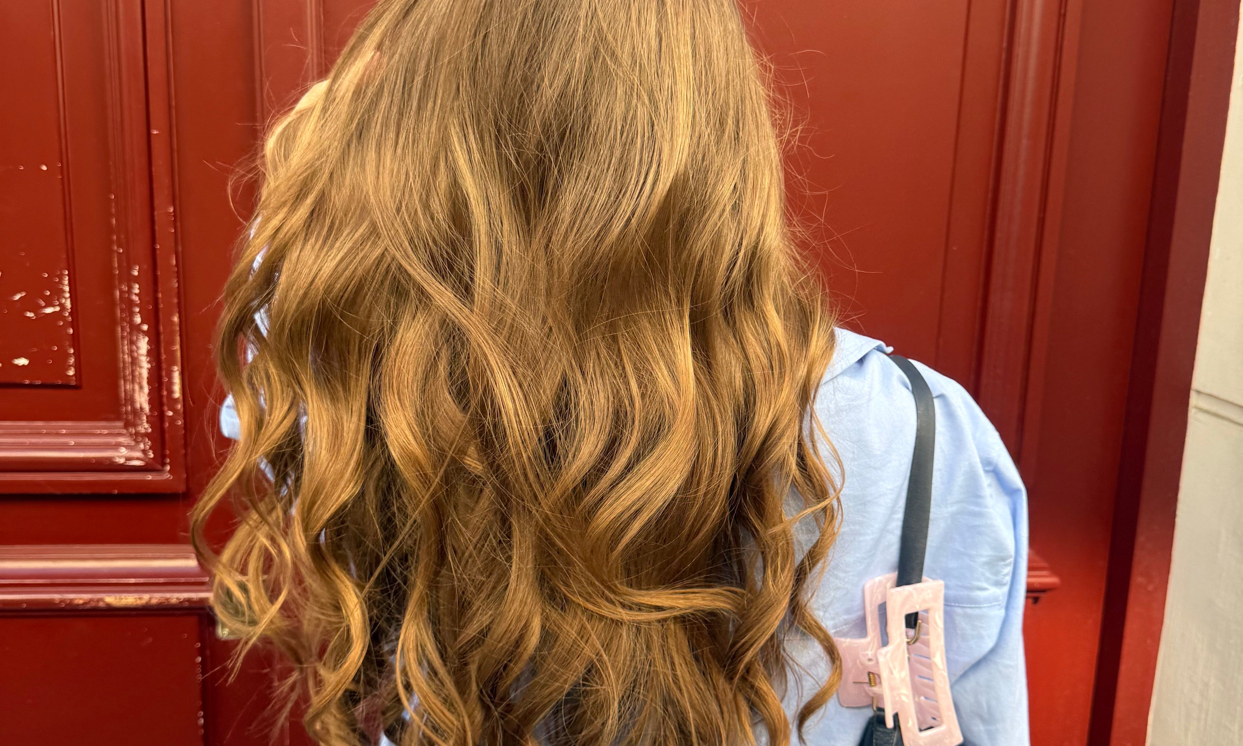 Huile sur cheveux secs ou humides : ce qu’il faut vraiment faire