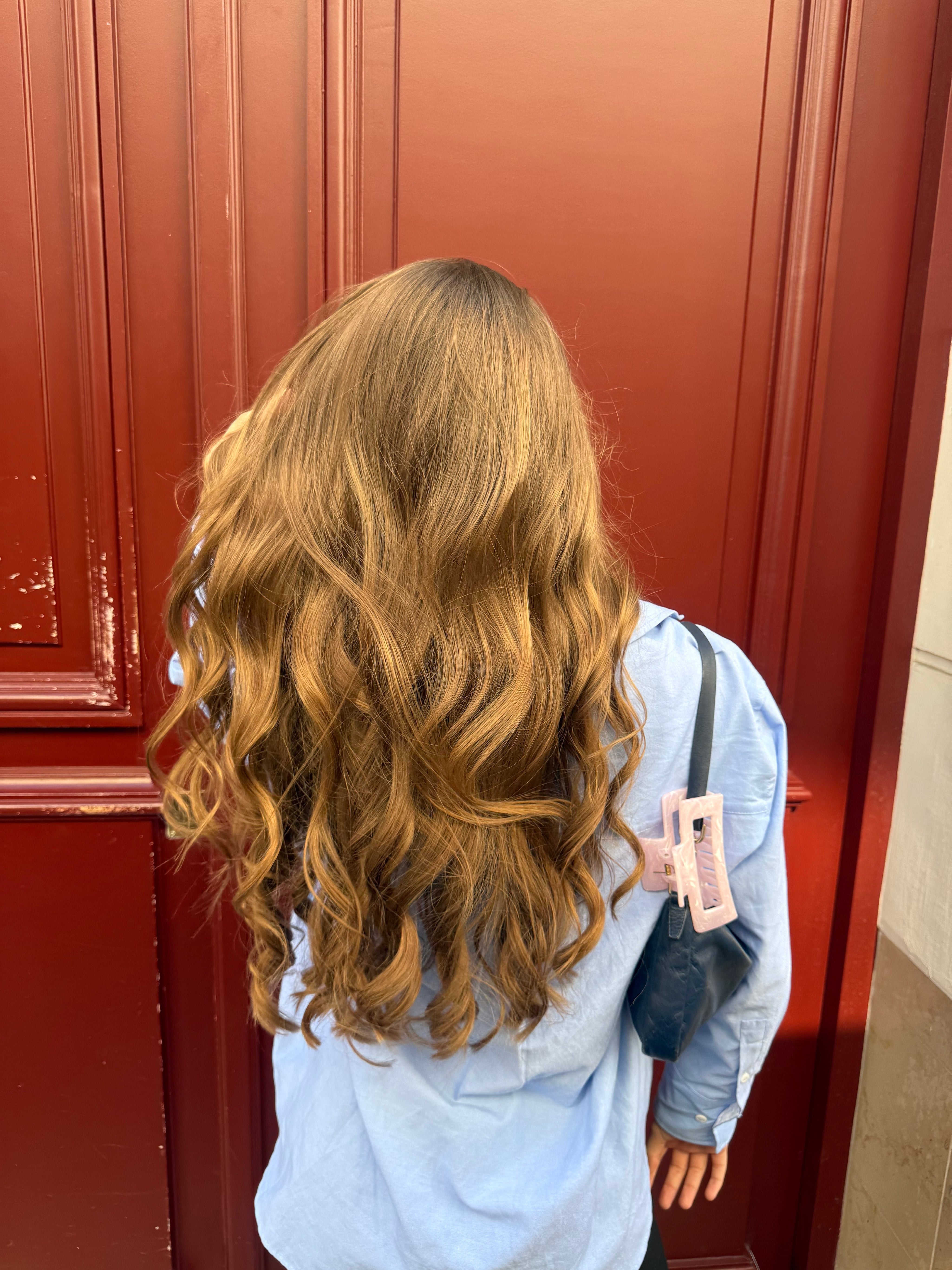 Huile sur cheveux secs ou humides : ce qu’il faut vraiment faire